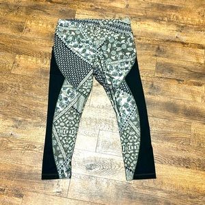 Jockey Black & Green Paisley Abstract Print Cropped Leggings M
